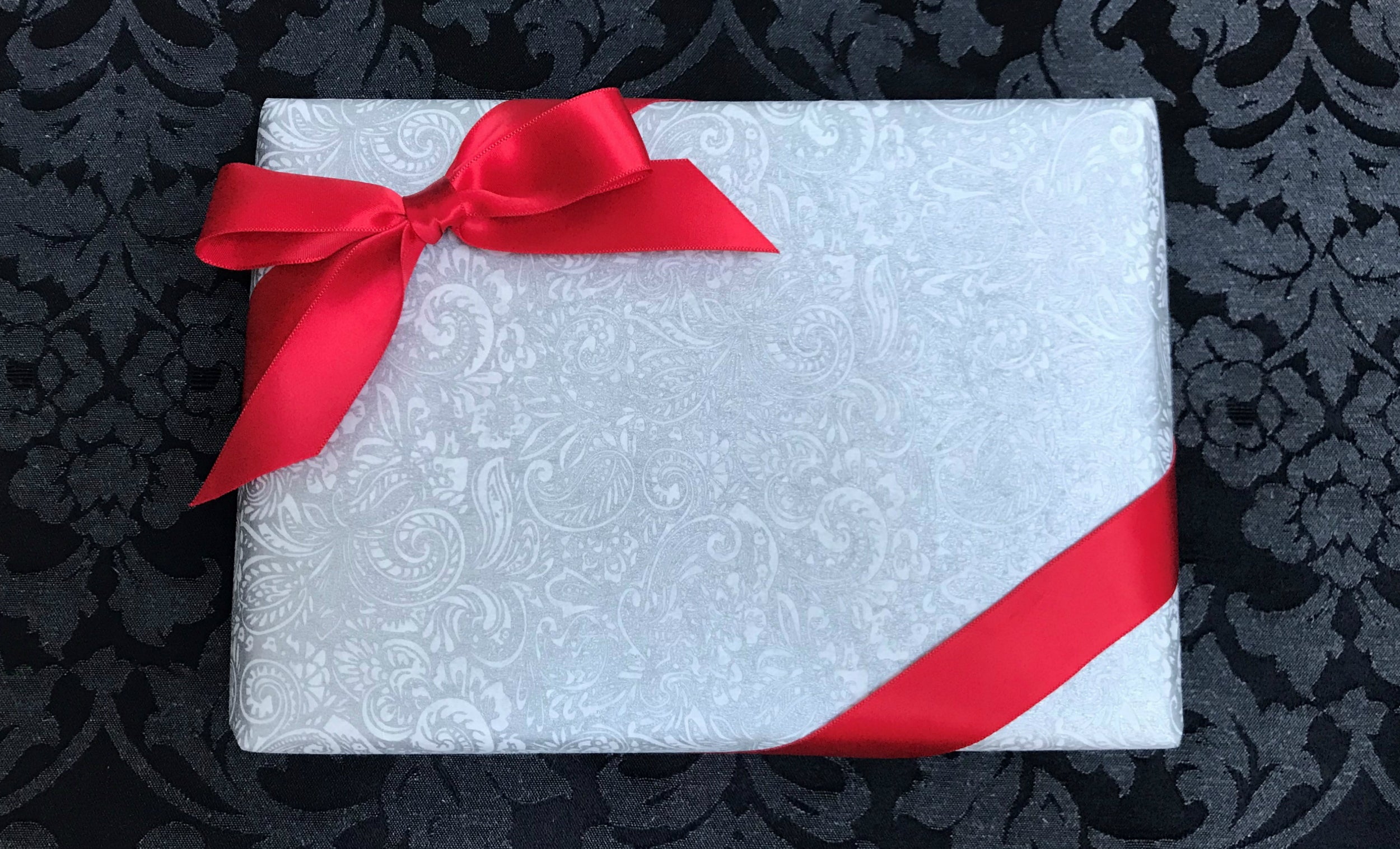 White & Silver Gift Wrap